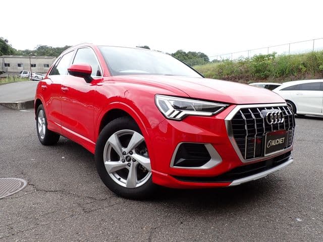 AUDI AUDI Q3