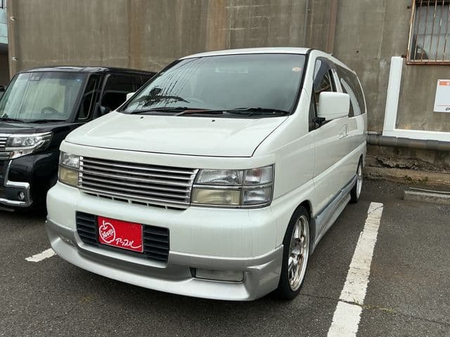 NISSAN ELGRAND