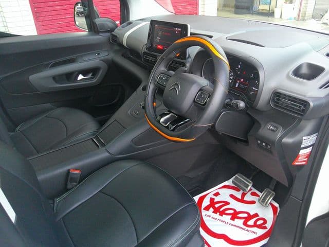 Car thumbnail 2