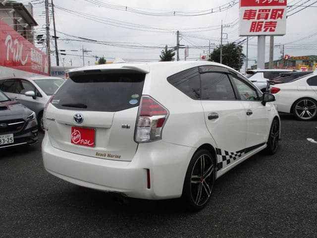 Car thumbnail 3