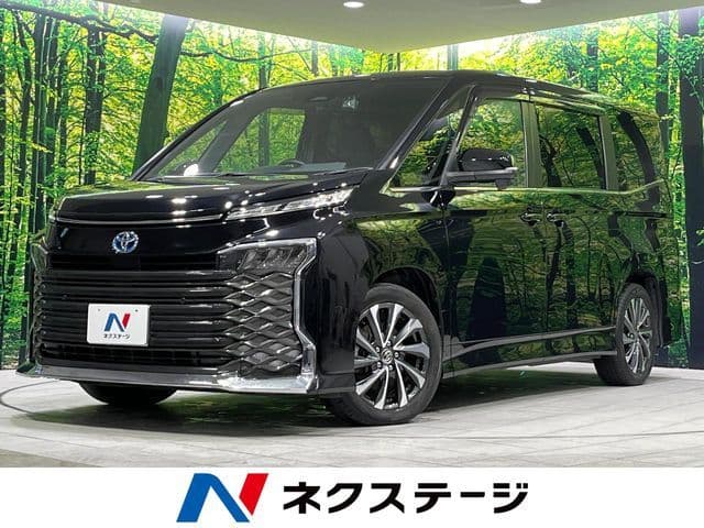 TOYOTA VOXY HYBRID