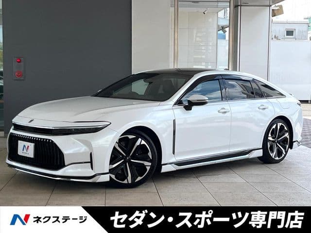 TOYOTA CROWN sedan hybrid