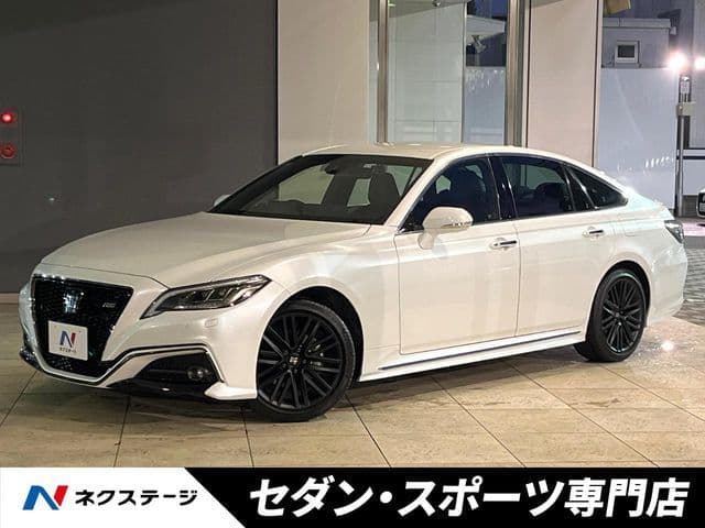 TOYOTA CROWN sedan hybrid