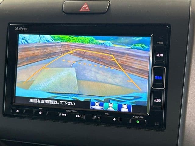 Car thumbnail 4