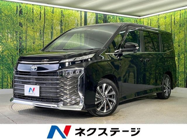 TOYOTA VOXY HYBRID