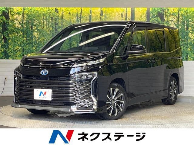 TOYOTA VOXY HYBRID