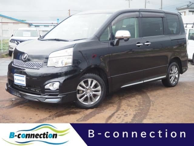 TOYOTA VOXY 4WD