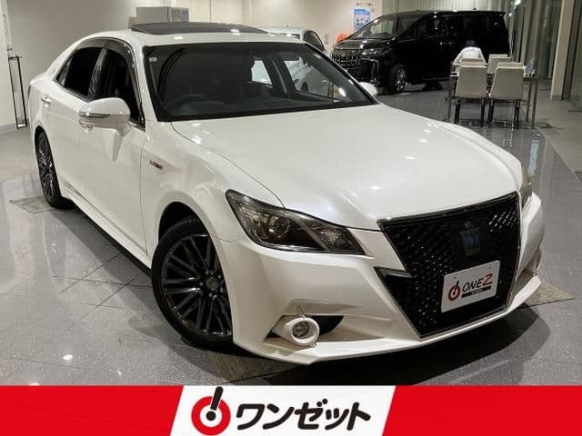 TOYOTA CROWN sedan hybrid