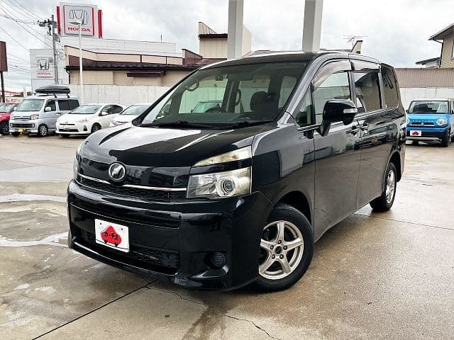 TOYOTA VOXY 4WD