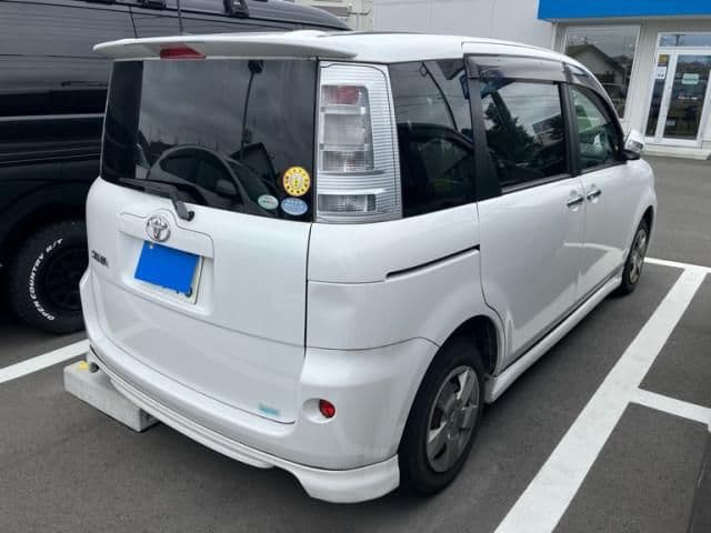 Car thumbnail 3