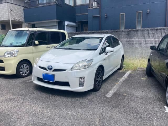 TOYOTA PRIUS