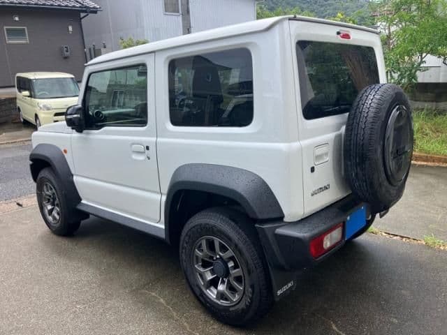 Car thumbnail 4