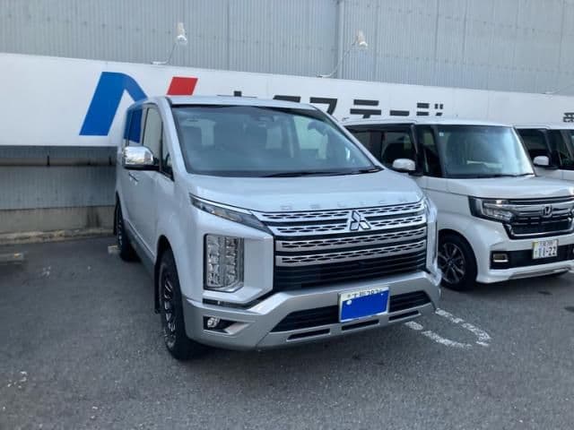 MITSUBISHI DELICA D:5 4WD