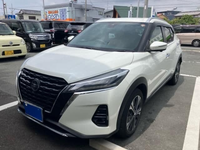 NISSAN