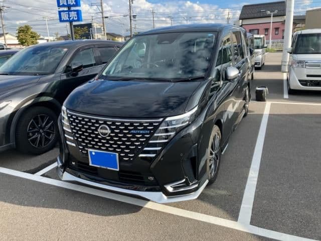 NISSAN SERENA  WG 4WD