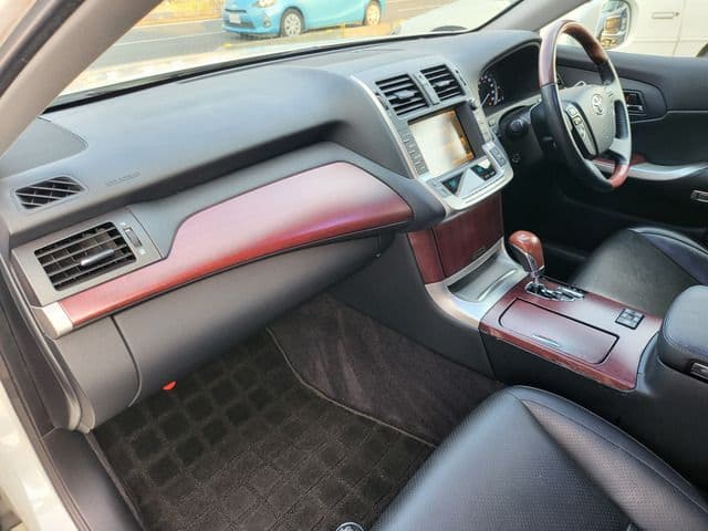 Car thumbnail 4