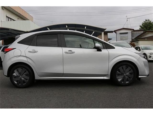 Car thumbnail 4