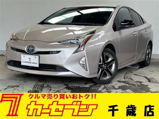 TOYOTA PRIUS 4WD