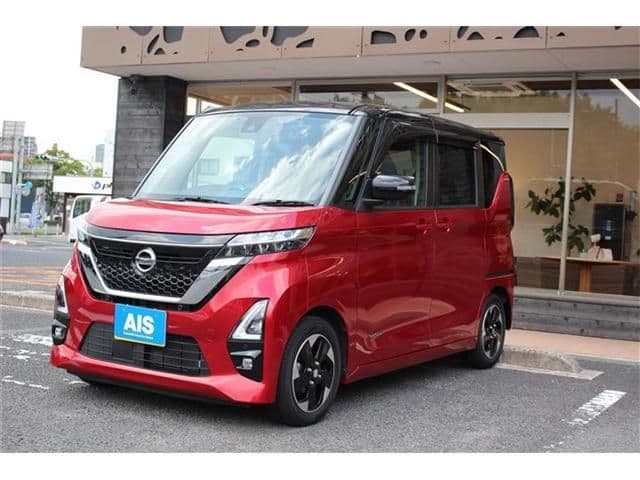 NISSAN