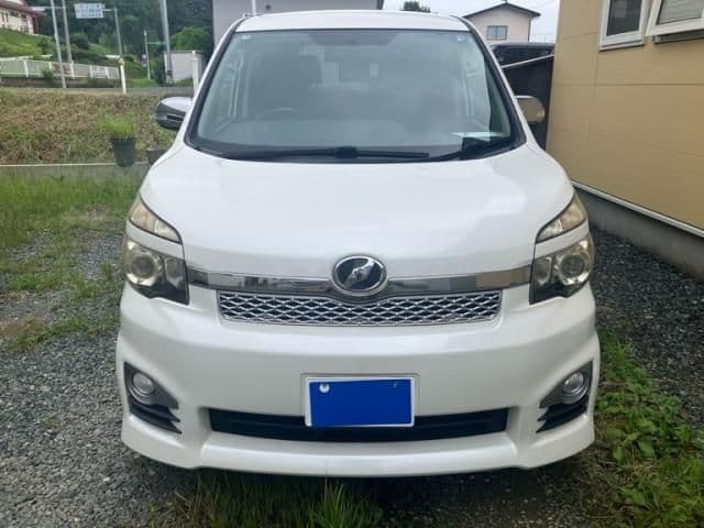 TOYOTA VOXY 4WD