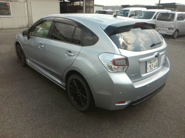 Car thumbnail 3