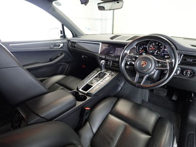 Car thumbnail 3