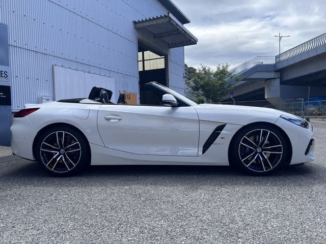 Car thumbnail 4