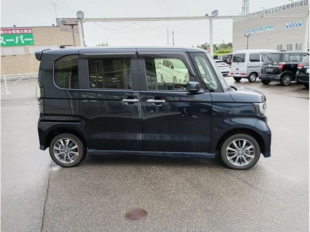 Car thumbnail 4