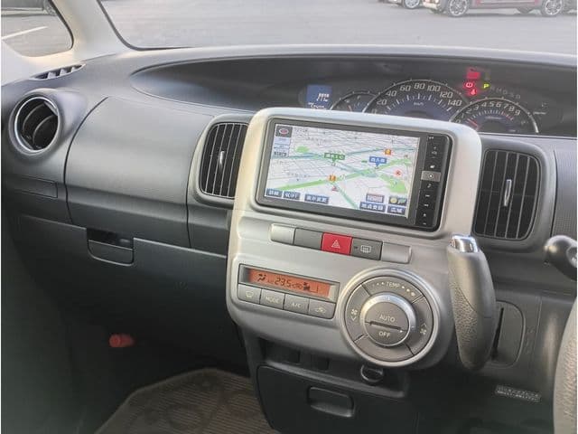Car thumbnail 4