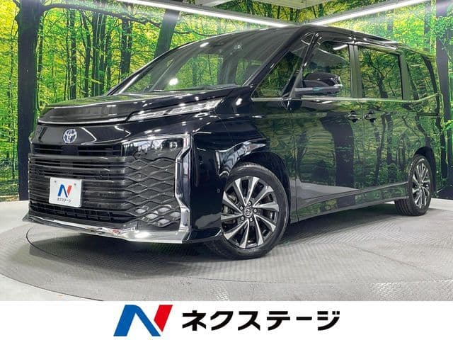 TOYOTA VOXY HYBRID