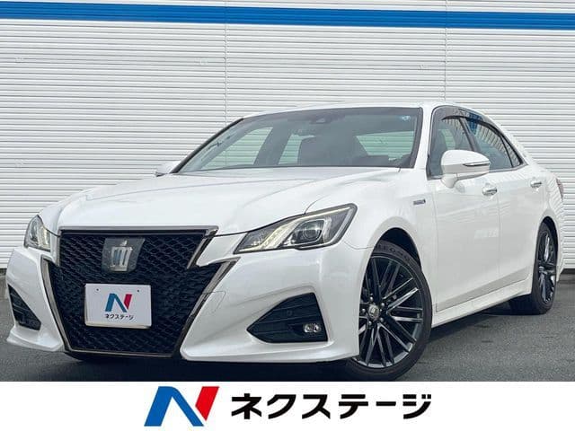TOYOTA CROWN sedan hybrid