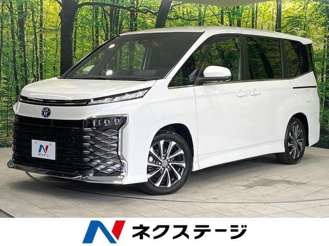 TOYOTA VOXY HYBRID