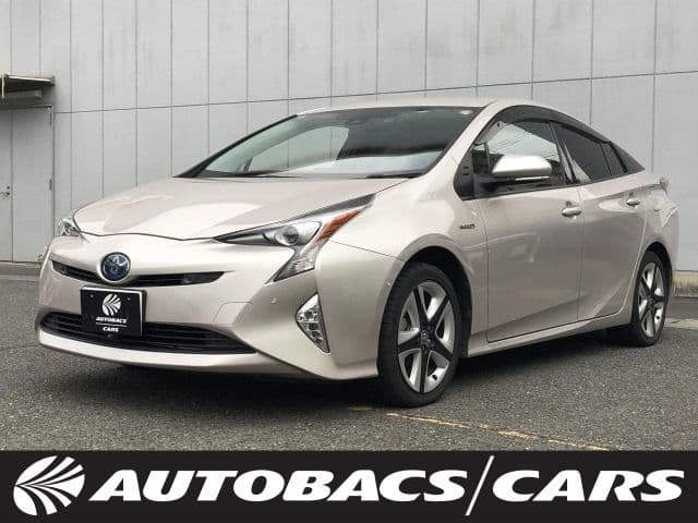 TOYOTA PRIUS 4WD