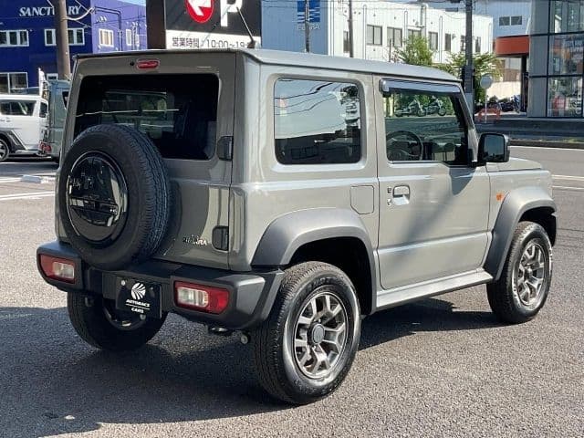 Car thumbnail 3