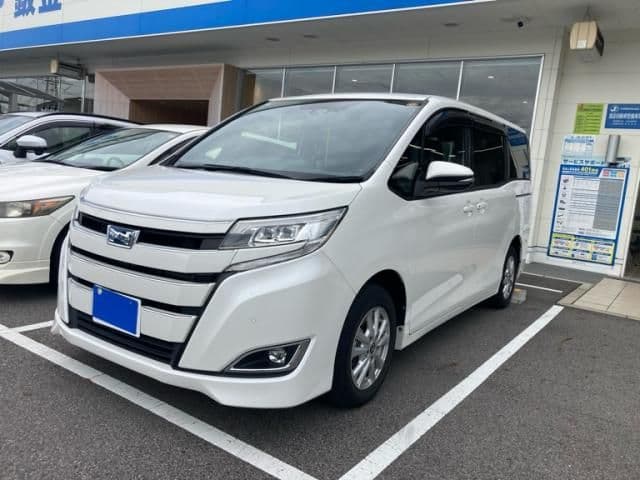 TOYOTA NOAH HYBRID