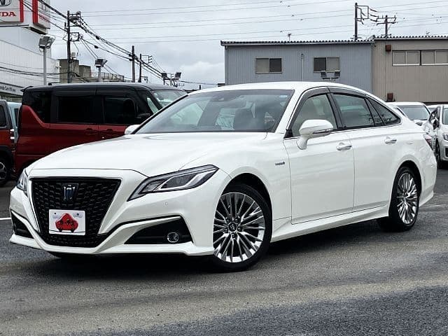 TOYOTA CROWN sedan hybrid