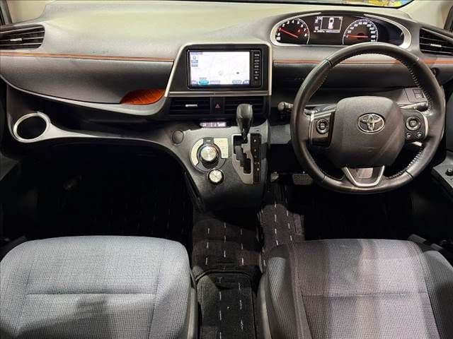 Car thumbnail 3