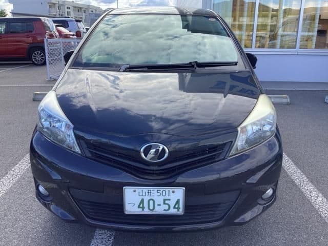 TOYOTA VITZ  4WD