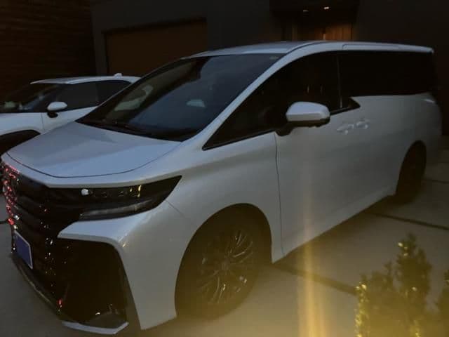 TOYOTA VELLFIRE