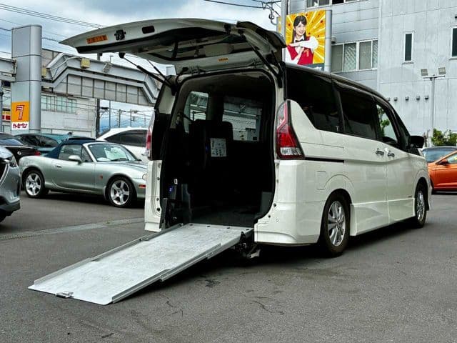 NISSAN SERENA  WG