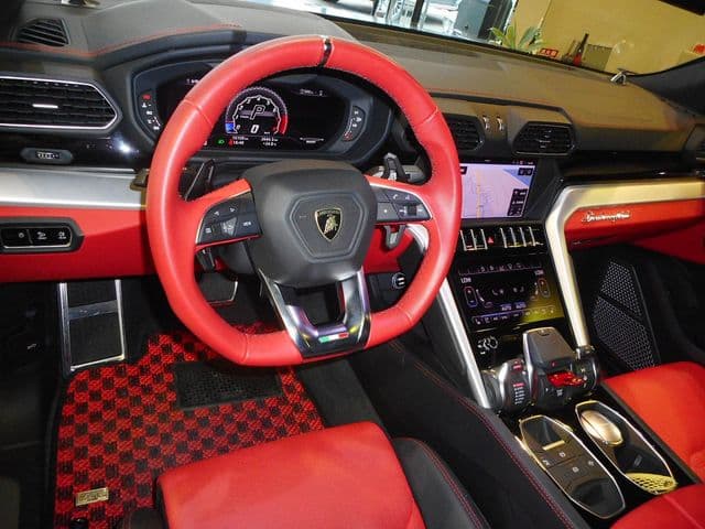 LAMBORGHINI