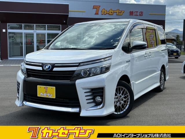 TOYOTA VOXY HYBRID