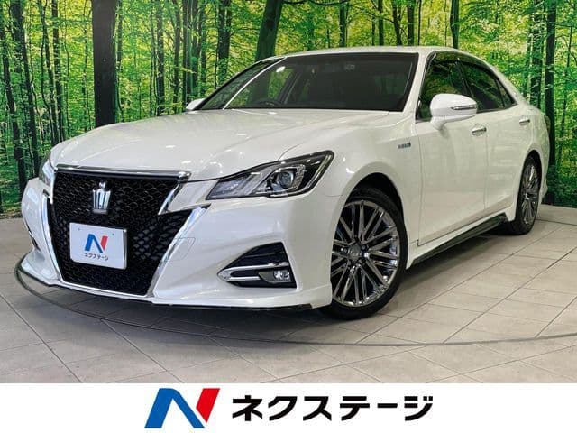 TOYOTA CROWN sedan hybrid