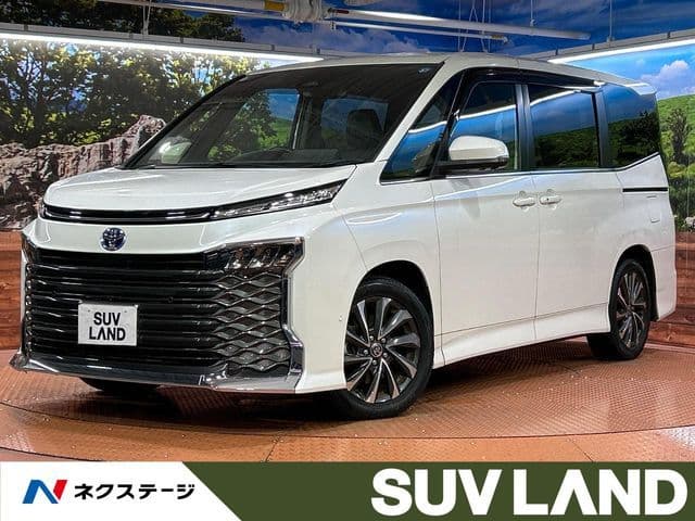 TOYOTA VOXY HYBRID