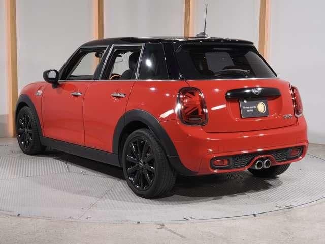 Car thumbnail 2