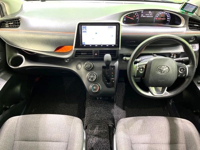 Car thumbnail 3
