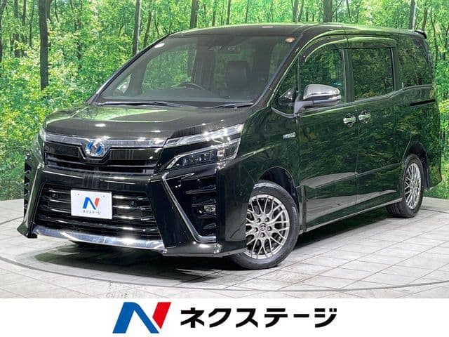 TOYOTA VOXY HYBRID