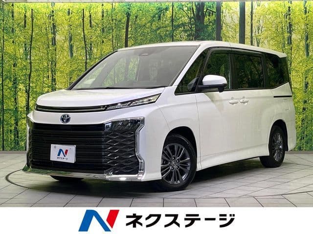TOYOTA VOXY HYBRID