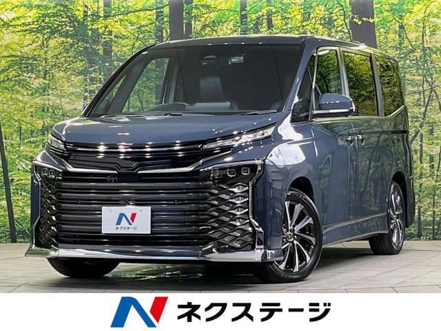 TOYOTA VOXY HYBRID