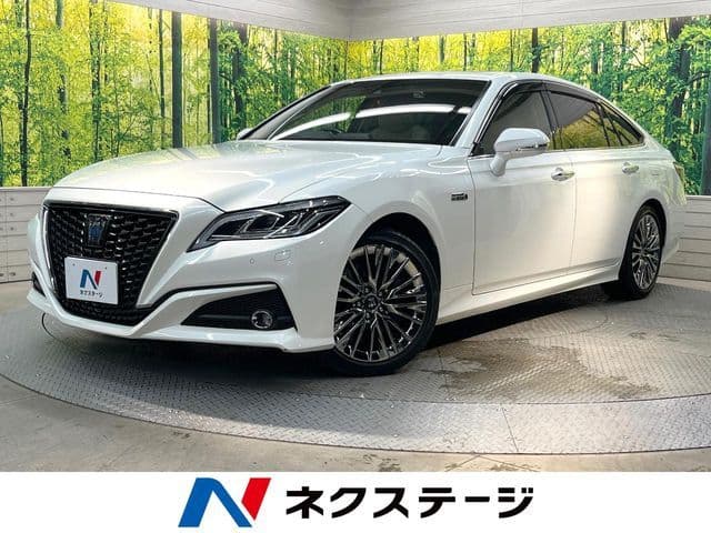 TOYOTA CROWN sedan hybrid